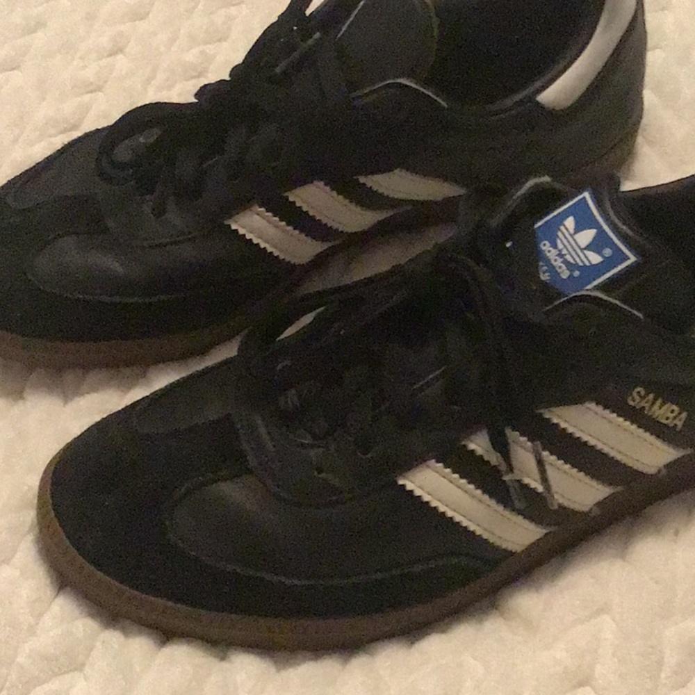 Adidas samba leather tennis shoes